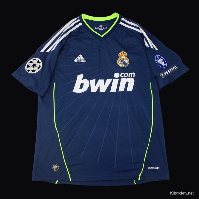 Real Madrid 2009/10 Cristiano Ronaldo Jersey/Kit Size Medium